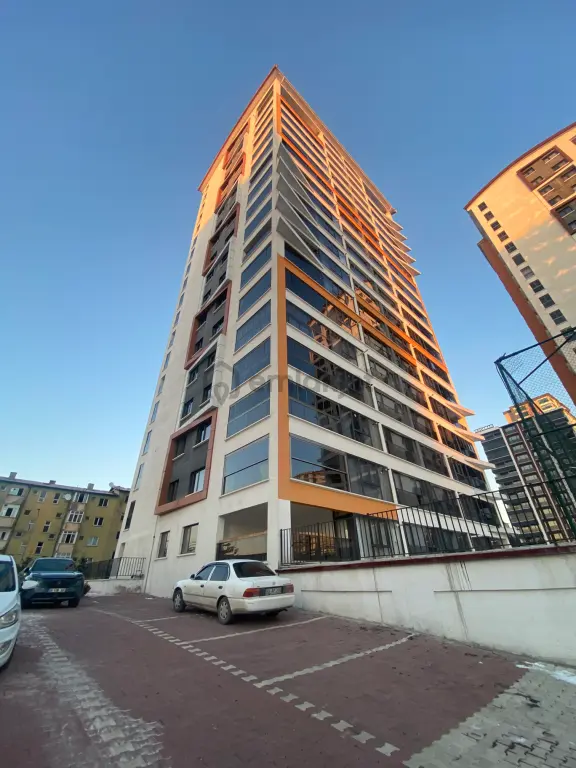 Güler Emlak’dan Ankara Altındağ Güneşevler Satılık Dublexs Daire 5+2 Site 1
