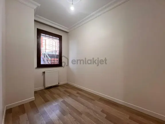 Kaçmaz'dan İdealtepe'de Ayrı Mutfaklı Ön Cephe Balkonlu 2+1 1