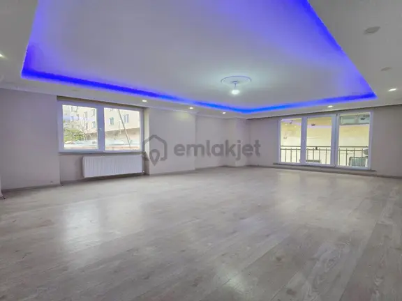 Satılık Merkezi Konum 2+1 Arakat Daire 1