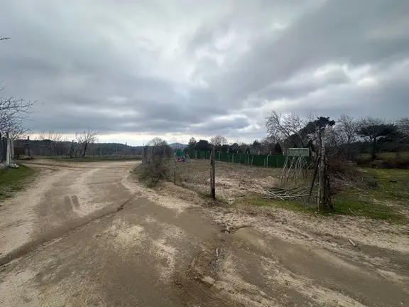 Mera Emlaktan Havran Kalabak Mevki 382 M2 Köşe Parsel Tarla 2