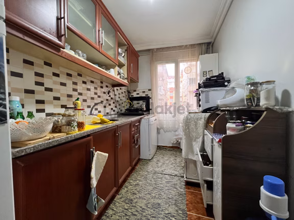 Kaçmaz'dan Maltepe Fındıklı Da Genç Binada Katta 2+1 1