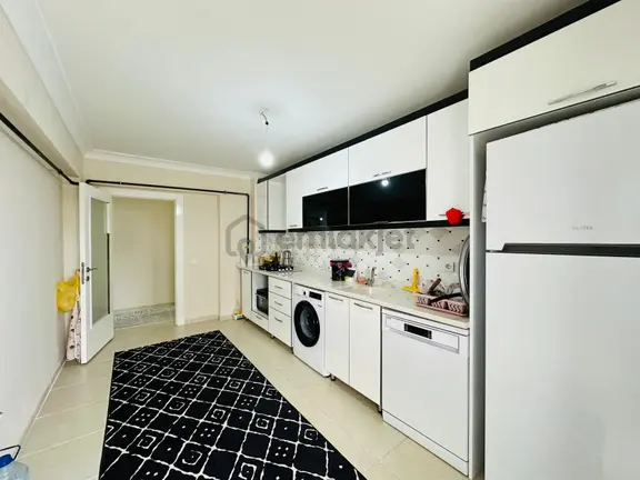 Feridunçelik'te Asansörlü Full Yapılı 3+1 Ara Katta Satılık Daire !! 1