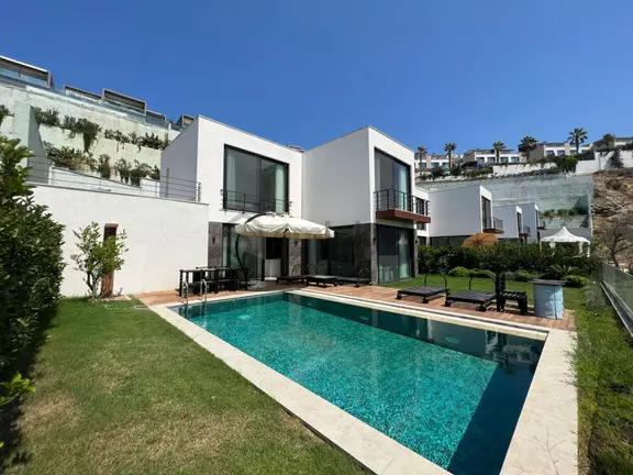 Bodrum'da Satılık Gündoğanda Deniz Manzaralı 3+1 Villa 1