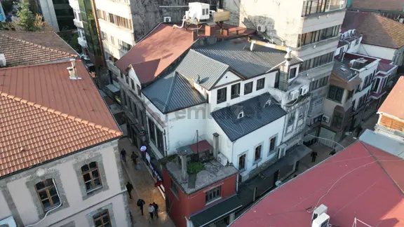 Kemerkaya'nın En İşlek Caddesinde Satılık Komple Bina 1