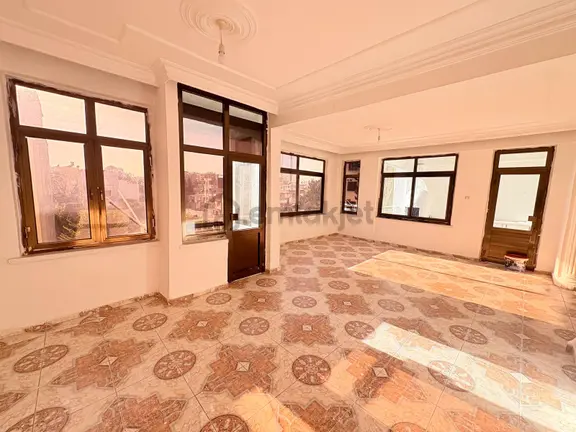 Prestij'den Turgutreis'te Geniş Oturumlu Tertemiz 3+1 Daire 1