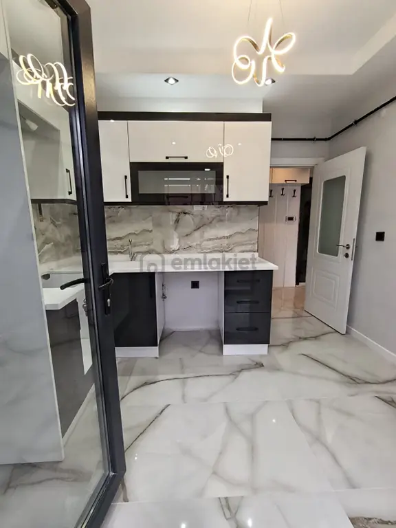 Çamlıca Mahallesinde 2+0 Satılık Daire 2