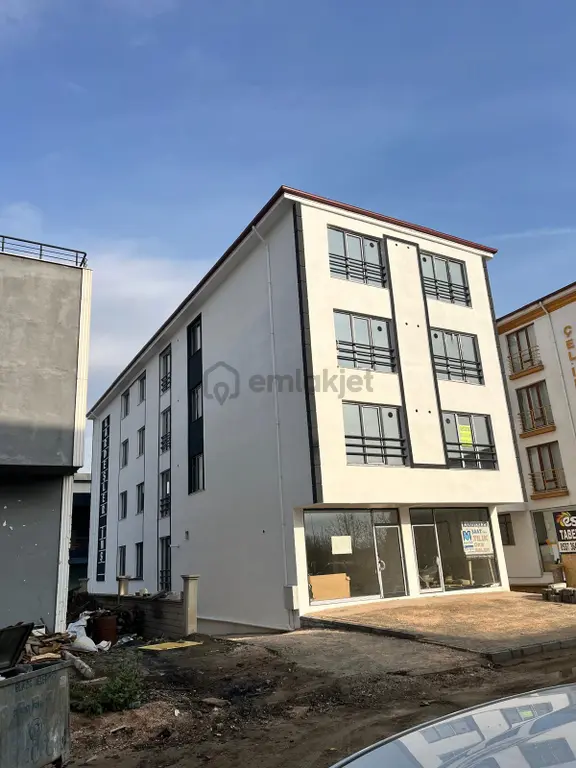 Ataşehir Mahallesinde Özel Harekata Yakın 1+1 Satılık Daire 1