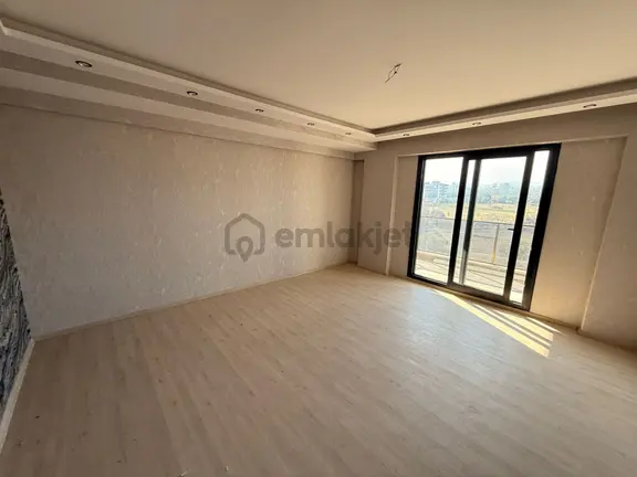 Manisa Alaşehir Alper Gayrimenkulden İstasyon Mah. Kapalı Mutfak Yeni Bina 3+1 1