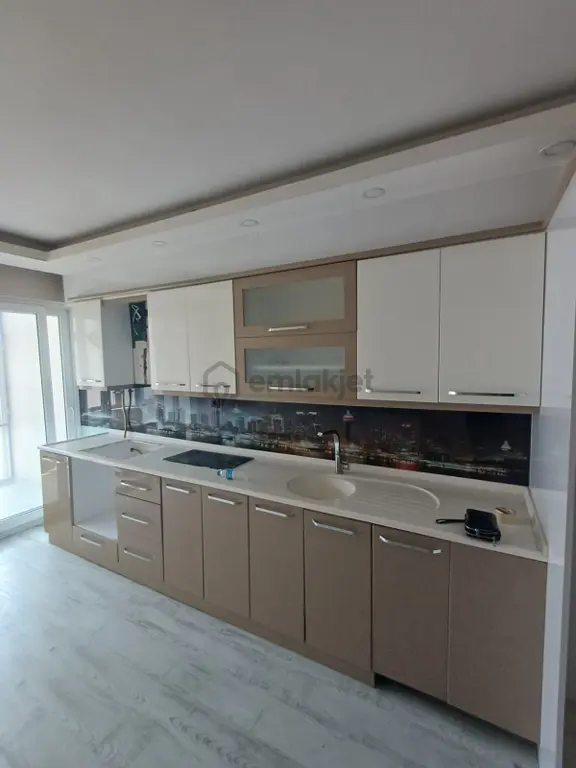 Samsun İlkadım Saitbey Mahallesi'nde Şehir Merkezinde 4.kat 3+1 Kiralık Daire 1