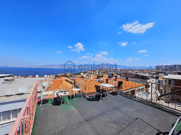 Üçyolda Deniz Manzaralı Satılık Geniş 2+1 Tadilatlı Daire 2