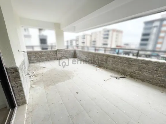 Karacaahmet'te Cadde Yakını Az Katlı Çift Balkonlu Sıfır Kat Ve Cephe Sçn. U.lüx 3+1 1