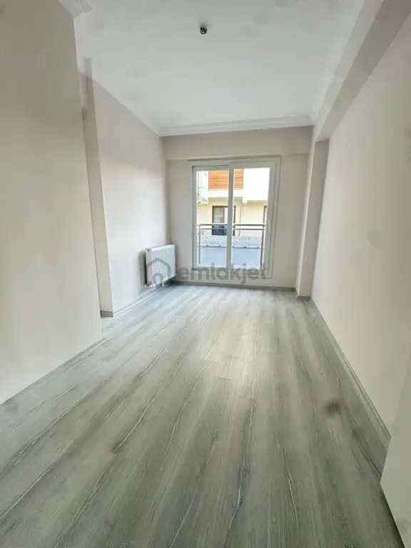 Muradiye Mahalles 2+1 100m2 5 Katlının Zemin Katı Full Özelikli 2