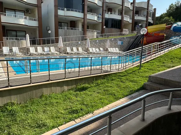 Arif Emlaktan Satılık Oğuzeli Körkünde 1+1 Havuzlu Site İçi Villa 1
