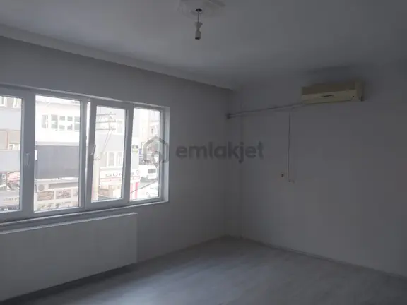 Şok Şok Topraklıkta 172 Metrekare 3+1 İçi Komple Yenilenmiş Satılık Daire 1