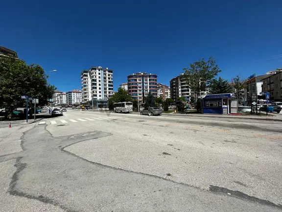 İmar Emlak2'den 36m2 2 Katlı Caddeyi Gören Kiracılı Dükkan 2