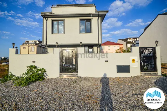 Kocaali De Bahçeli Şık Mutfak Dolaplarıyla 3+1 Villa 2
