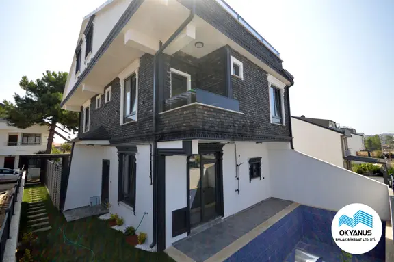 Kocaali De Havuzlu, Bahçeli, Denize Yakın Şık 3+1 Villa 1