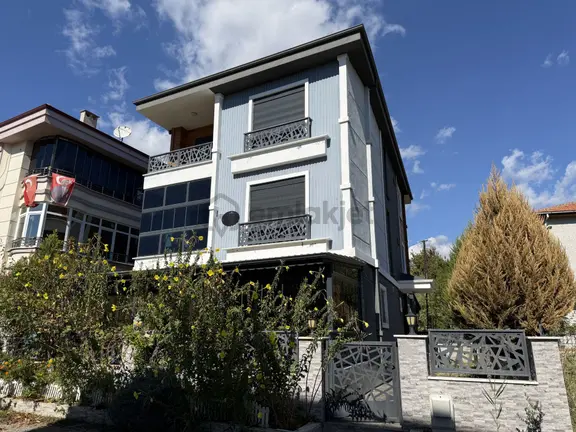 ▄▄jet Emlaktan Akçay'da Konforun Ve Şıklığın Buluştuğu 4+1 Villa 1