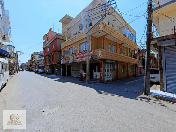 Meydan Caddesi Üzeri Köşe Başı 2/adet İş Yeri 2/adet Daire 1