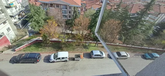 Bağlarbaşında 3+1 Katta Manzaralı Daire 2