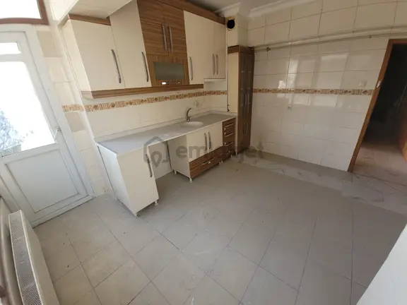 Merkezi Konumda, Cam Balkonlu 3+1 Normal Yapılı Daire 2
