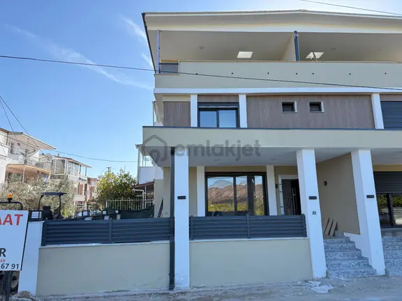Seferihisar Doğanbey De Denize Yakin Satılık Bahçeli Sıfır Luks 3+1 Villa 2