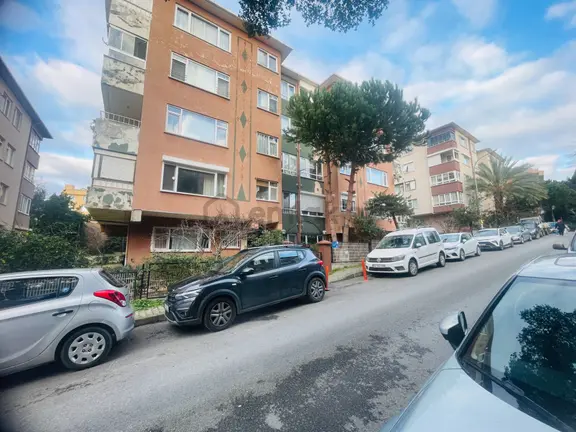 Acıbadem Pınar Sitesinde Satılık 115 M2 2+1 Bahçe Katı Daire 2