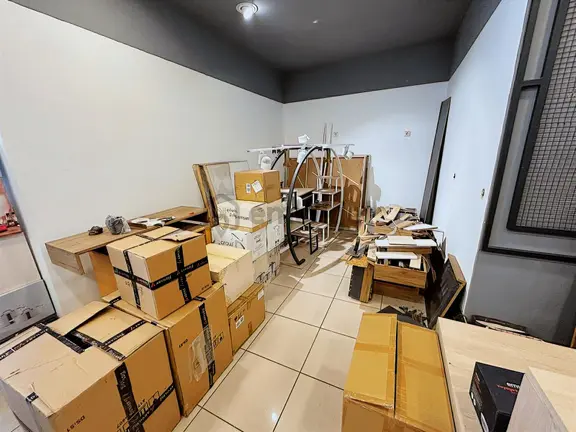 Stoptan Cumhuriyet Mahallesi Belediye Çarşı İçi Devren Kiralık 2