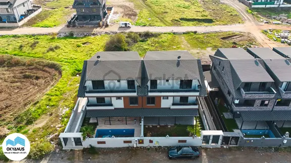 Kocaali De Havuz Geniş Bahçe 4 +1 Villa Plaja Yakın Konum 1