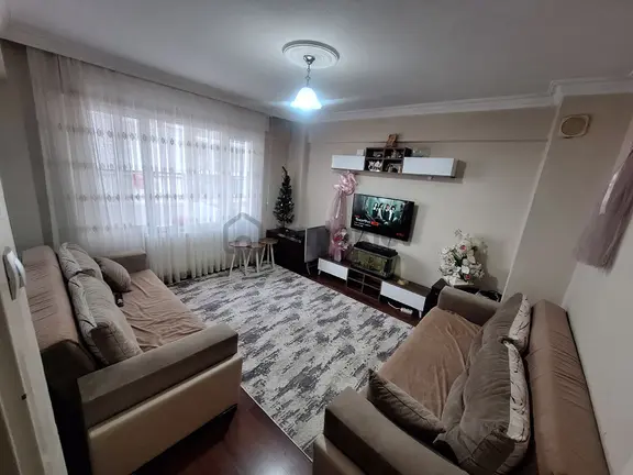 Yeşilyurt Vatan Mahallesinde 3+1 Arakat Doğalgazlı 1