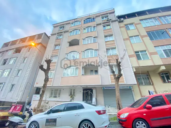 Pegaas'tan M.kemal Paşa Mah. 3+1 Metrobüse Yakın Satılık Daire** 1