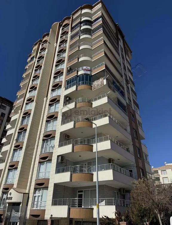 Kadir Saçaklıdan Şehrin En İşlek Lokasyonunda,satılık 4+1 Daire 1