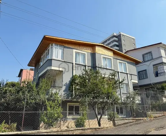 100.yılda Kreş Rehabilitasyon Ve Okula Uygun Satılık Müstakil Ev 1