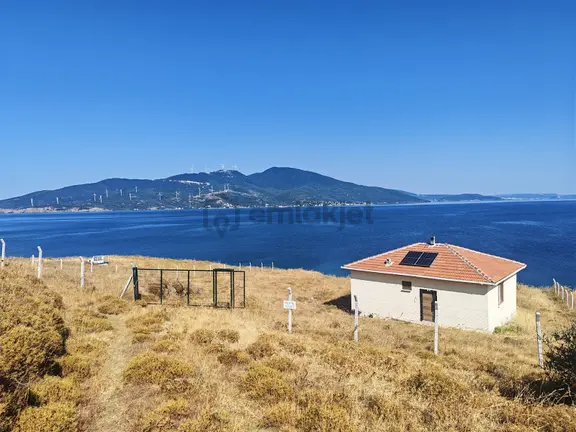 Fiyat Düştü 3.179 M² Arsa Denize Sıfır! Paşalimanında 67 M² Ev 1