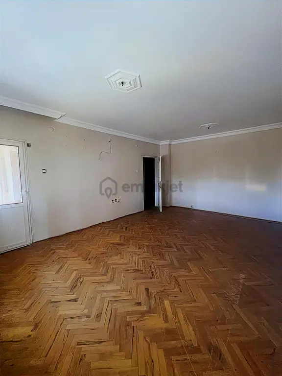 Karanfil Mahallesinde Doğalgazlı Panjurlu 3+1 Kiralık Daire 2
