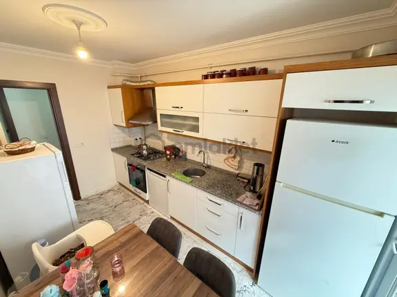 🏡muradiye Mahallesi 🏡 ✅2+1 100 M2 3 Katlınım 2 Katı ❇️kombi Petekli Full Özelikli Arakat 1