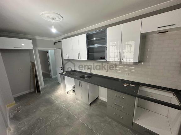 Cadde Üzeri Satılık 180 M2 3+1 Teraslı Daire 2