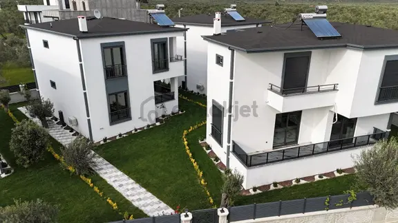 Akçay Aras Emlaktan Zeytinlide Doğa İçinde Müstakil 5+1 Villa 1