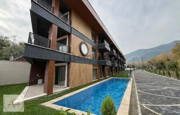 Arya'dan Güre'de 3+1 Bahçe Kullanımlı Kazdağları Manzaralı Daire 1