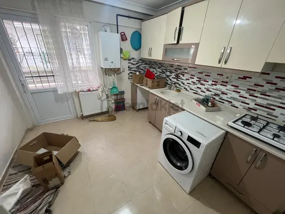 Karapürçek'te Çift Banyolu Asansörlü 3+1 Giriş Kat Satılık Daire !!! 2