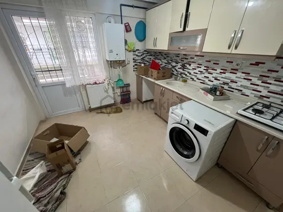 Karapürçek'te Çift Banyolu Asansörlü 3+1 Giriş Kat Satılık Daire !!! 1