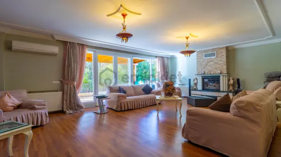 Yeşilbayırda Duacı Sınırında Satılık 7+1 550 M2 Villa! 1
