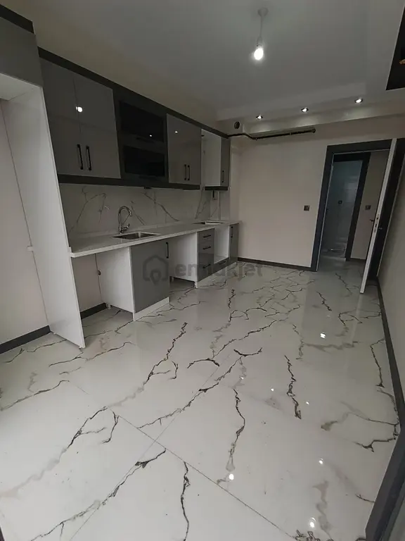 Çamlıca Mahallesinde 3+1 Sıfır Daire 1