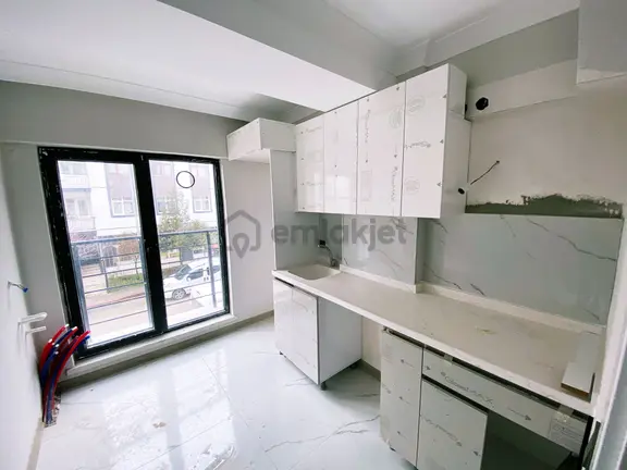 Cihandan Güventepede Merkez De Ulaşım Üzeri Sıfır 2+1 Daire 1