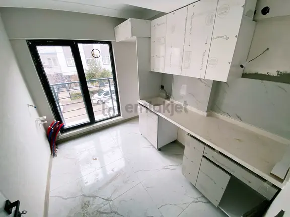 Cihandan Güventepede Merkez De Ulaşım Üzeri Sıfır 2+1 Daire 2