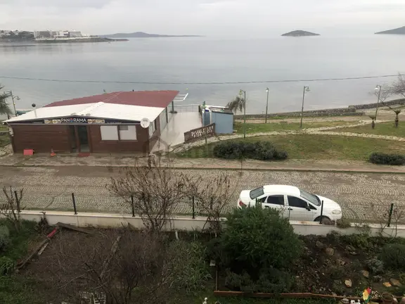 Ayvalık Ta Satılık Muhtesem Daire.denize Sıfır. 2