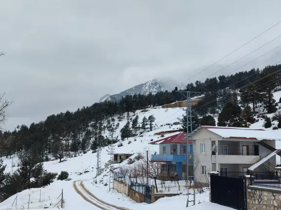 Kar Emlaktan Yenikonacık Bozkırlı Mevkiinde Projeli 400 M2 Satılık Arsa 2