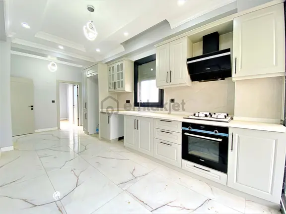 🌀gültaş Emlaktan Gürede Satılık 4+1 Otoparklı Geniş Bahçeli Verandalı Villa 1