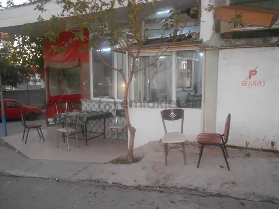 Buca Çaldıran Mah.//benzinlik Yanında Mahallenin Girişinde/244m2 Binanın 3'de1hissesi Satılık.. 1