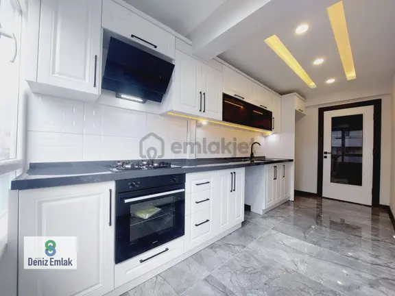 Denizden Akçayda Öncephe Arakat Masrafsız Satılık 2+1 Daire. 1